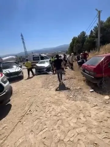 İnegöl'de hatalı sollama faciaya davetiye çıkardı: 6 yaralı