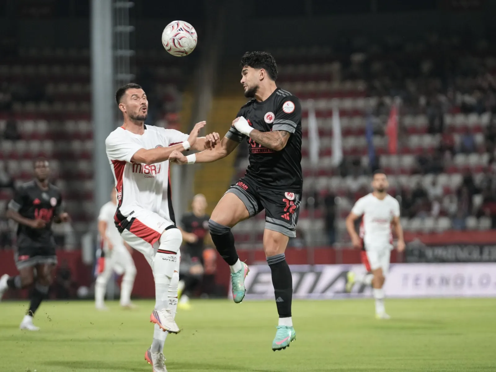 Batman'da nefes kesen düello: Petrolspor gol yağmurunda gülen taraf oldu