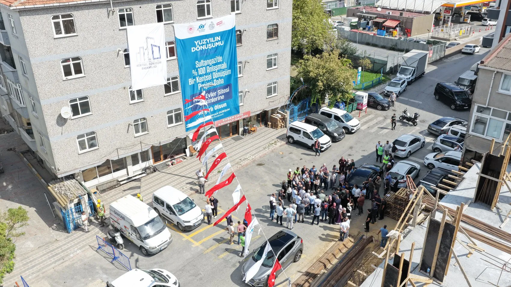 Sultangazi'de uzlaşma zaferi: Mavi Evler'de yıkım başladı