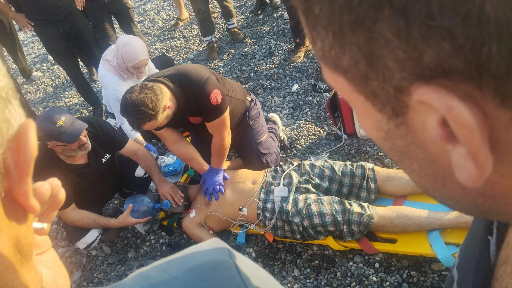 Artvin'de çay bahçesinden denize uzanan acı veda