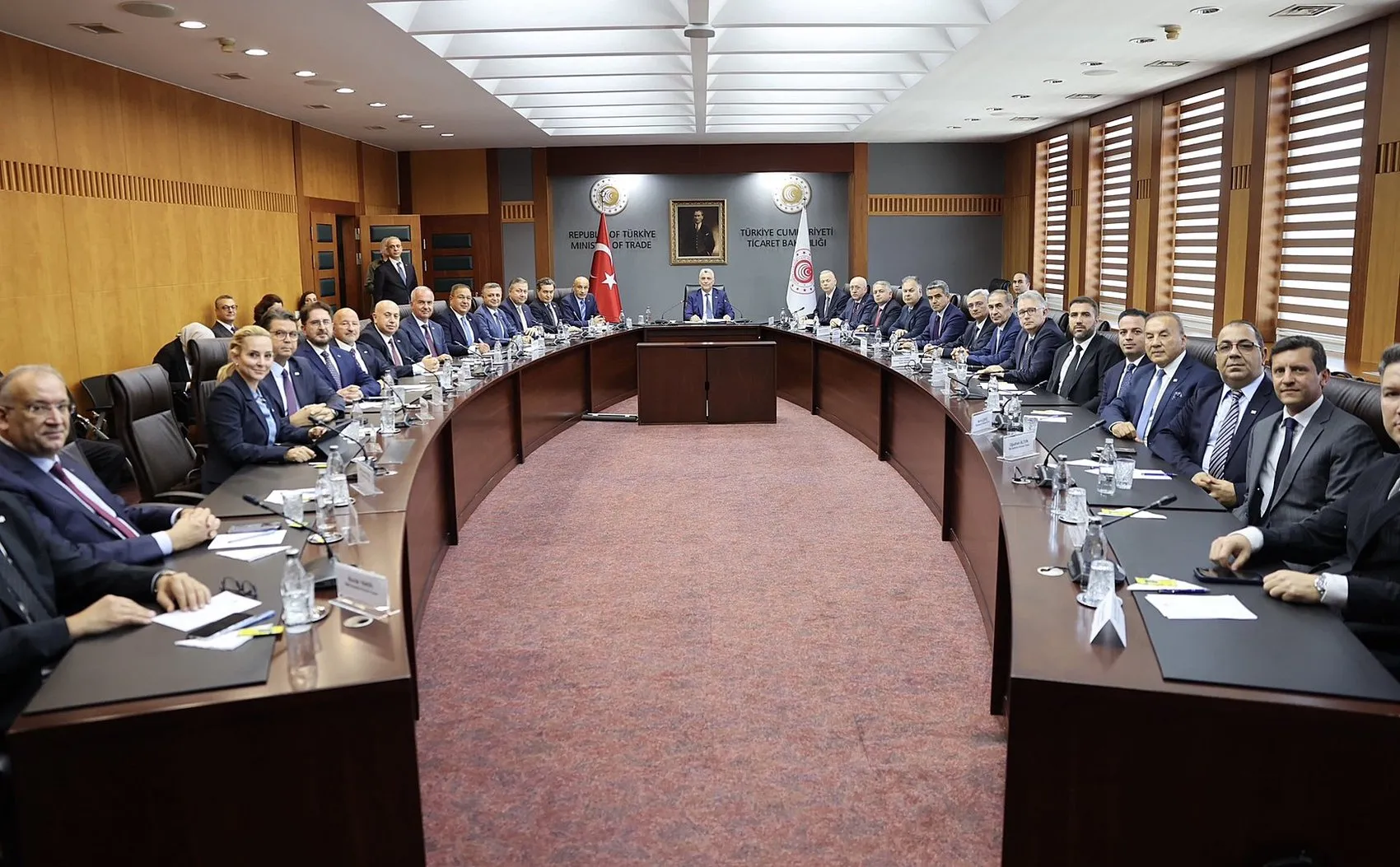 İhracatın yeni rotası Ankara'da çizildi: Bakan Bolat'tan TİM yönetimine kritik mesaj