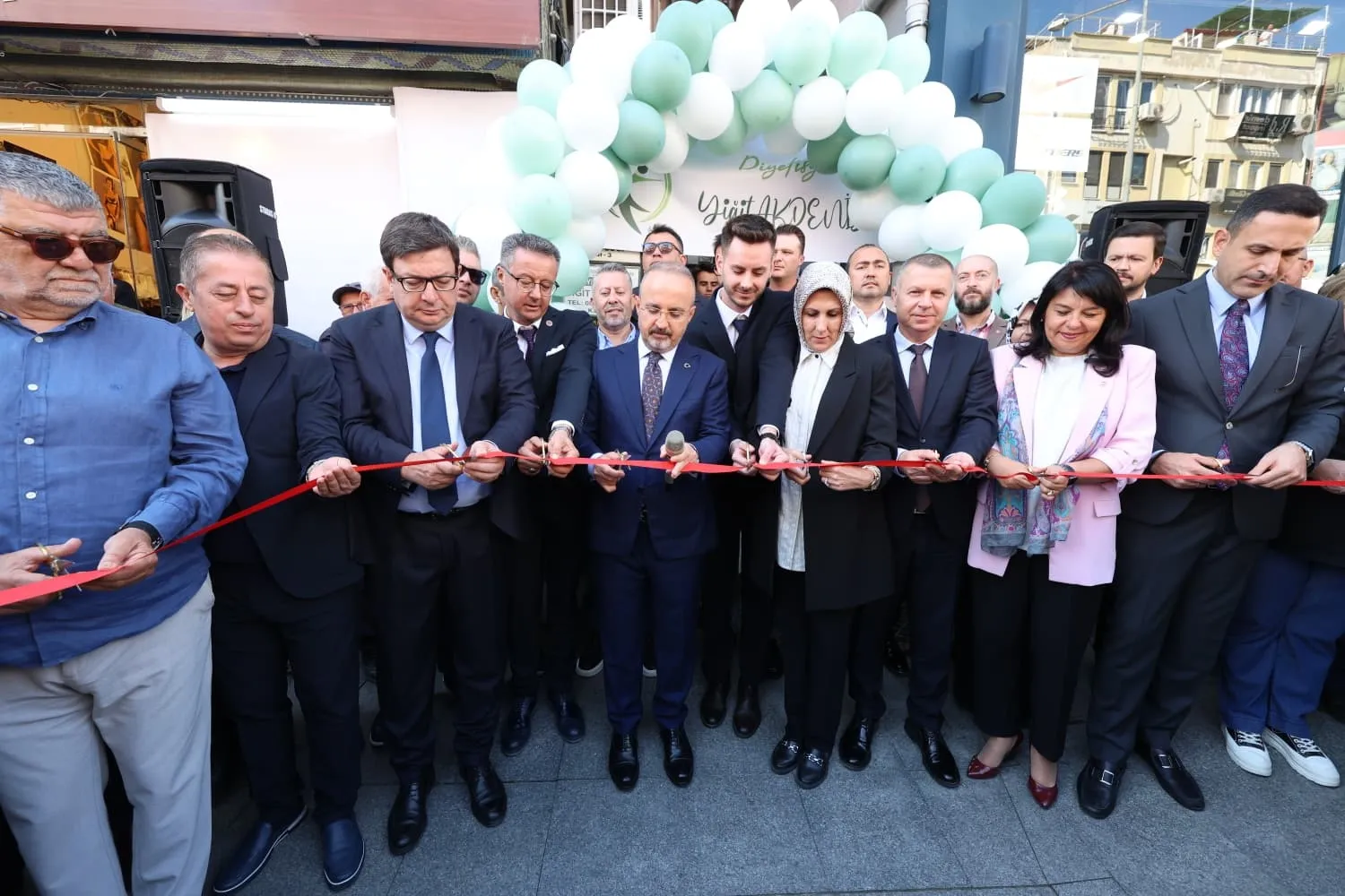 Bakan Yardımcısı Turan'dan ebeveynlere kritik uyarı: Okul kapılarına polis dikmek çözüm değil