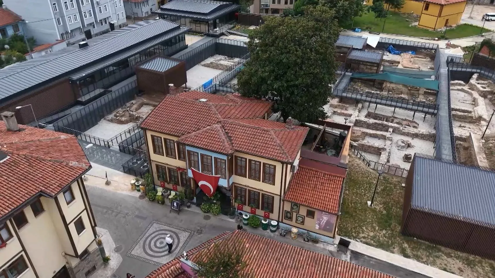 Sanat Güneşi'nin ilham kaynağına vefa: 300 yıllık ağacın gölgesinde yaşayan hatıralar