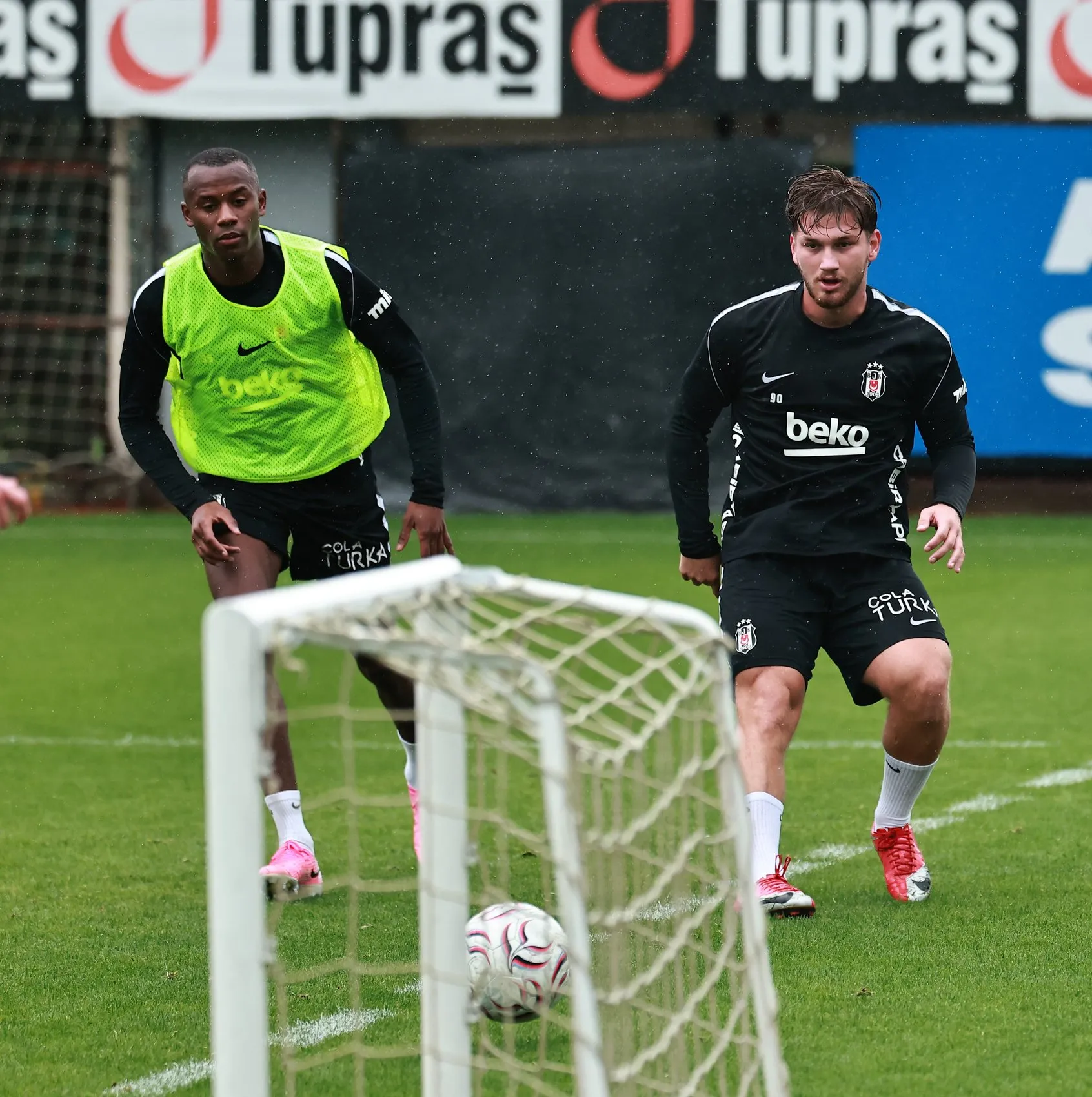 Beşiktaş'ta kritik randevu öncesi gözler Vlahovic'in durumuna çevrildi