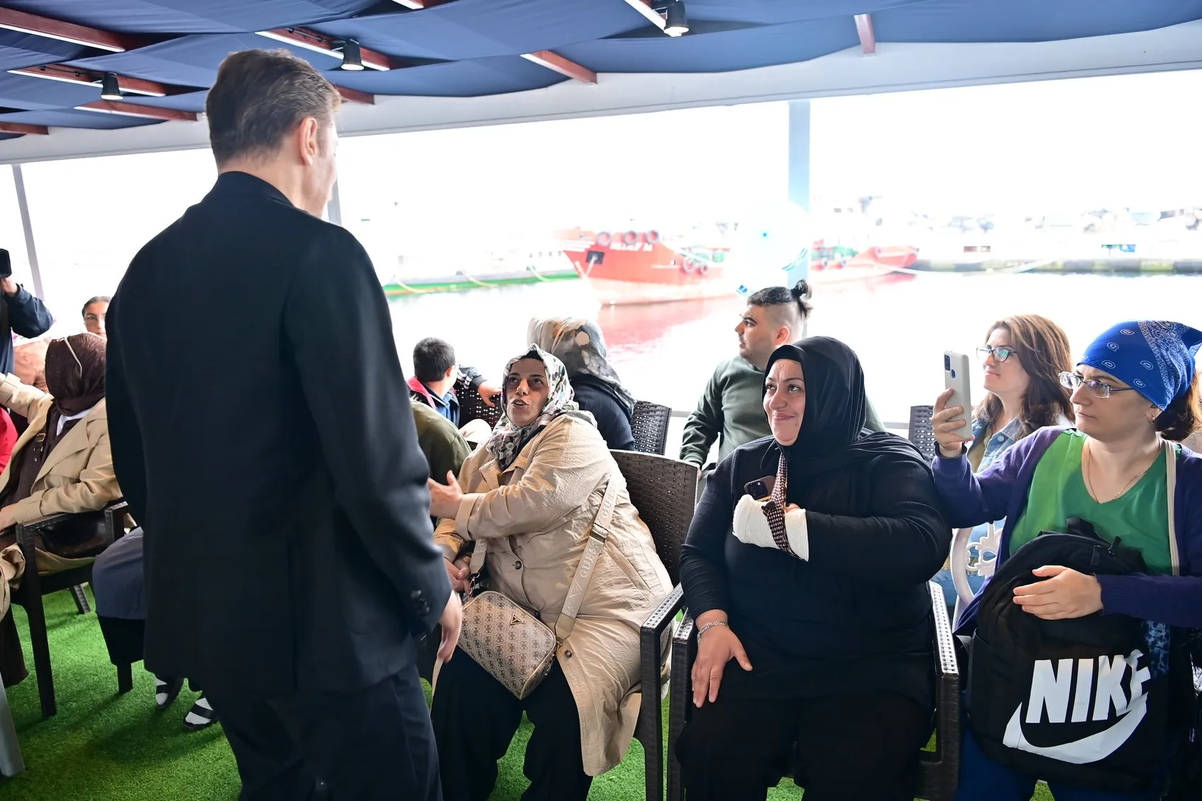 İstanbul Boğazı'nda unutulmaz gün: Özel gereksinimli bireyler için deniz keyfi