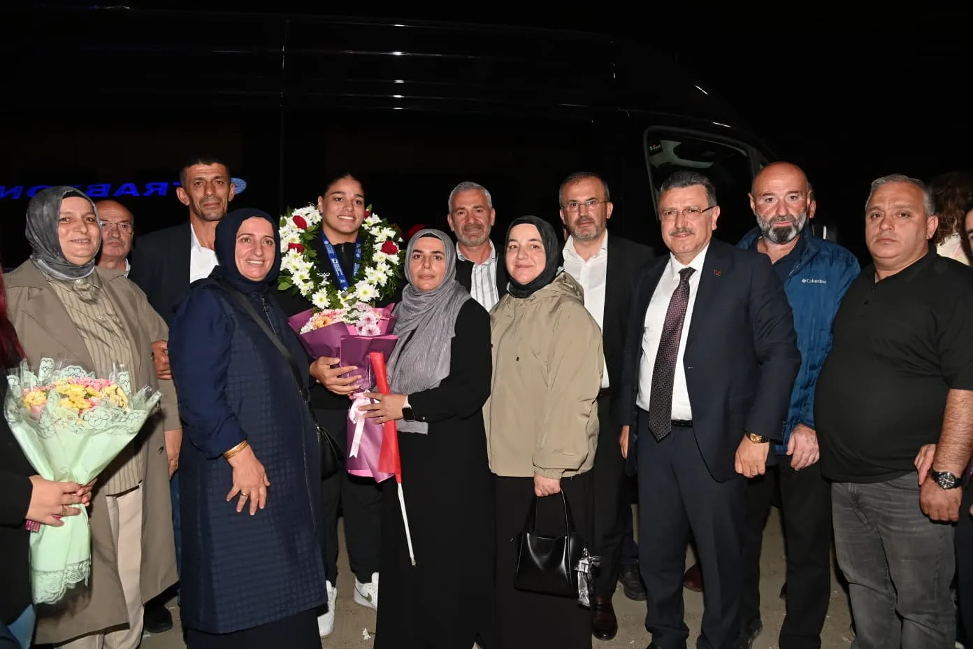Ringin altın kızı Trabzon'a döndü: Avrupa şampiyonu Havvanur Kethüda'ya görkemli karşılama