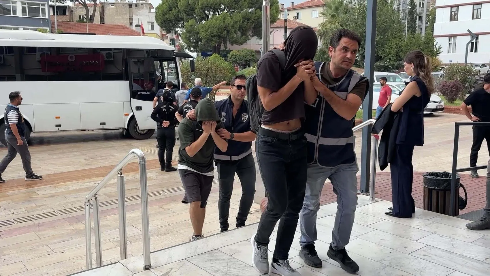 11 milyarlık vurgun ağı çökertildi: Yasa dışı bahis çetesine 7 ilde büyük darbe