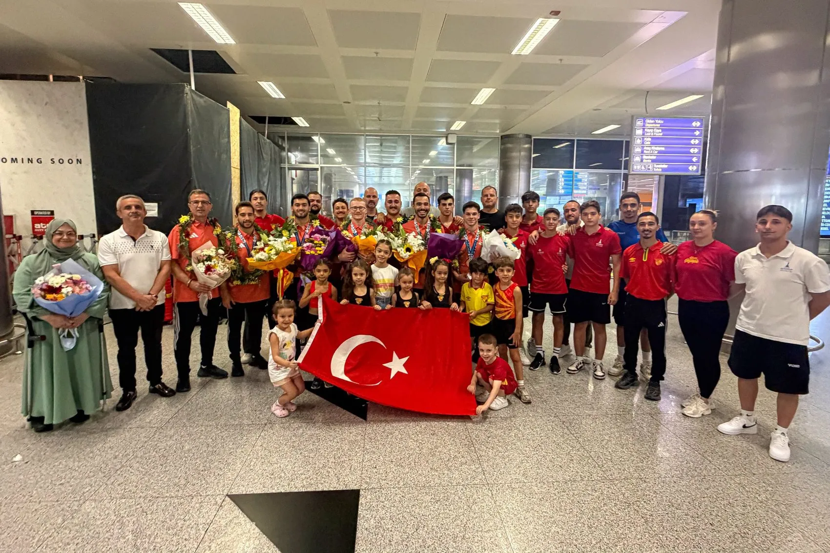İzmirli sporcuların İtalya zaferi: Madalyalarla döndüler