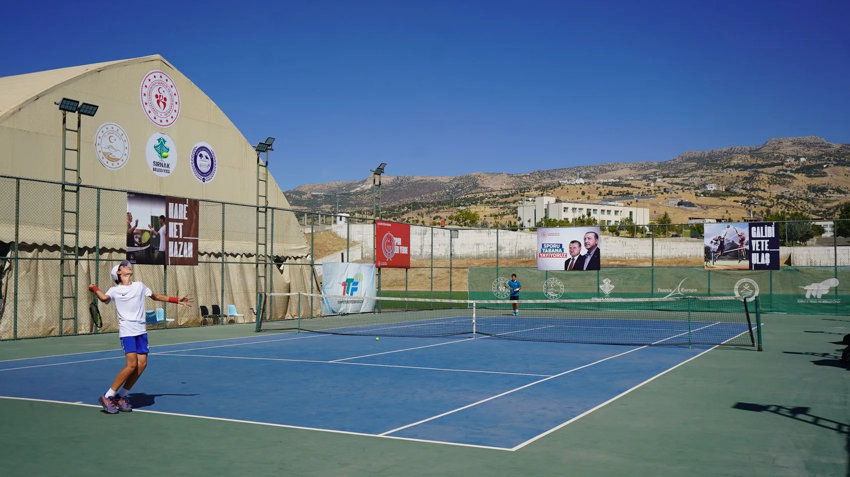 Cudi'nin Zirvesinde Tenis Rüzgarı: 5. Uluslararası Turnuva Şampiyonlarını Taçlandırdı