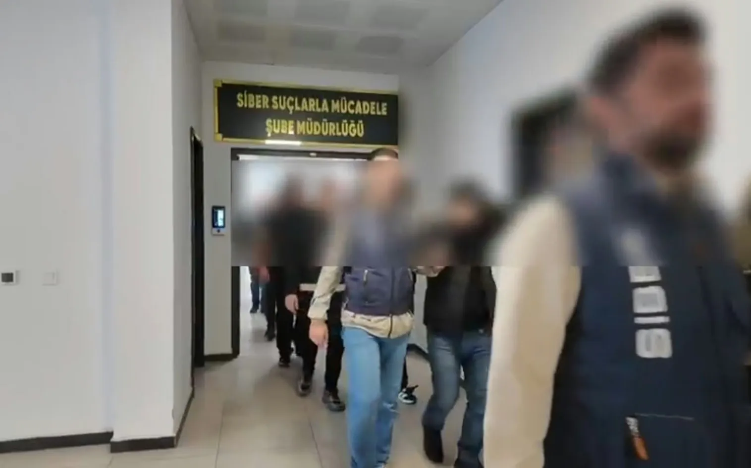 460 milyon liralık dijital vurgun: Yasa dışı bahis şebekesine büyük darbe