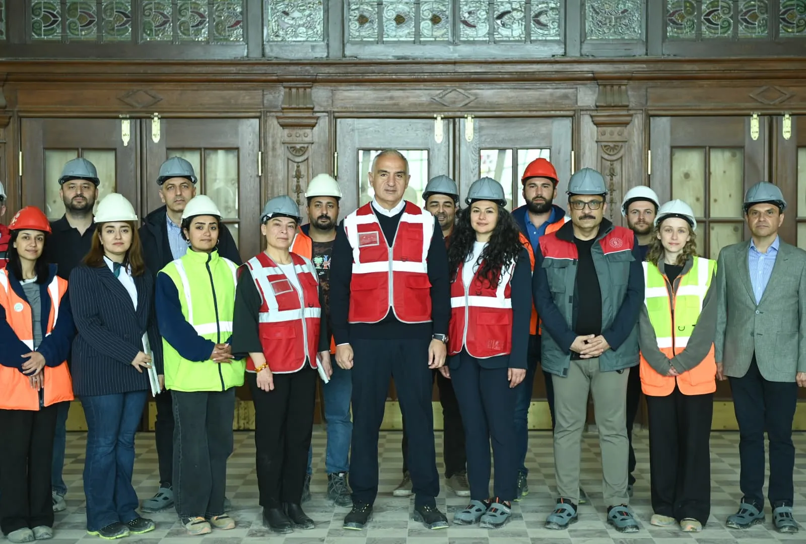 Haydarpaşa Garı'nın Yüzyıllık Sırrı Ortaya Çıktı: Temeldeki Bin Kazıktan Geriye Sadece 200 Tanesi Kaldı
