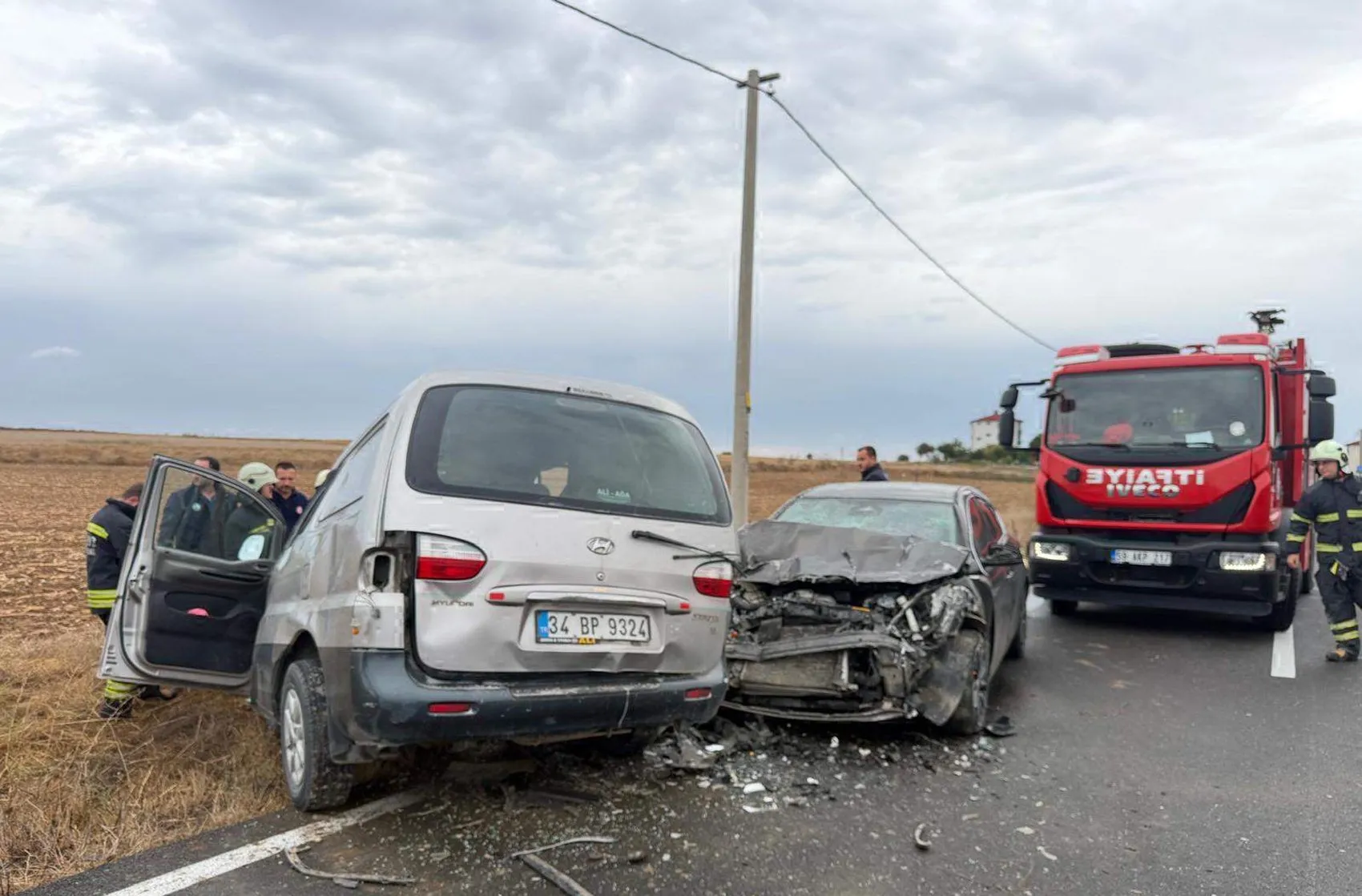 Tekirdağ'da korkunç çarpışma: İki araç hurdaya döndü, altı kişi hastanelik oldu