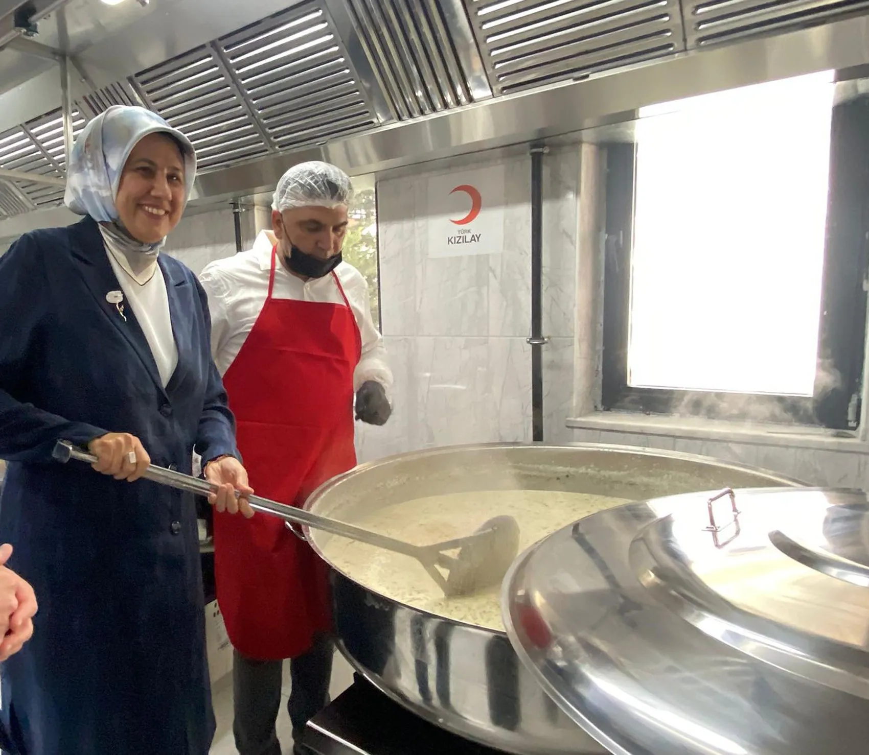 Kars’ta dayanışma mutfağı hizmete girdi: Sıcak yemek, sıcak bir selamla buluşacak