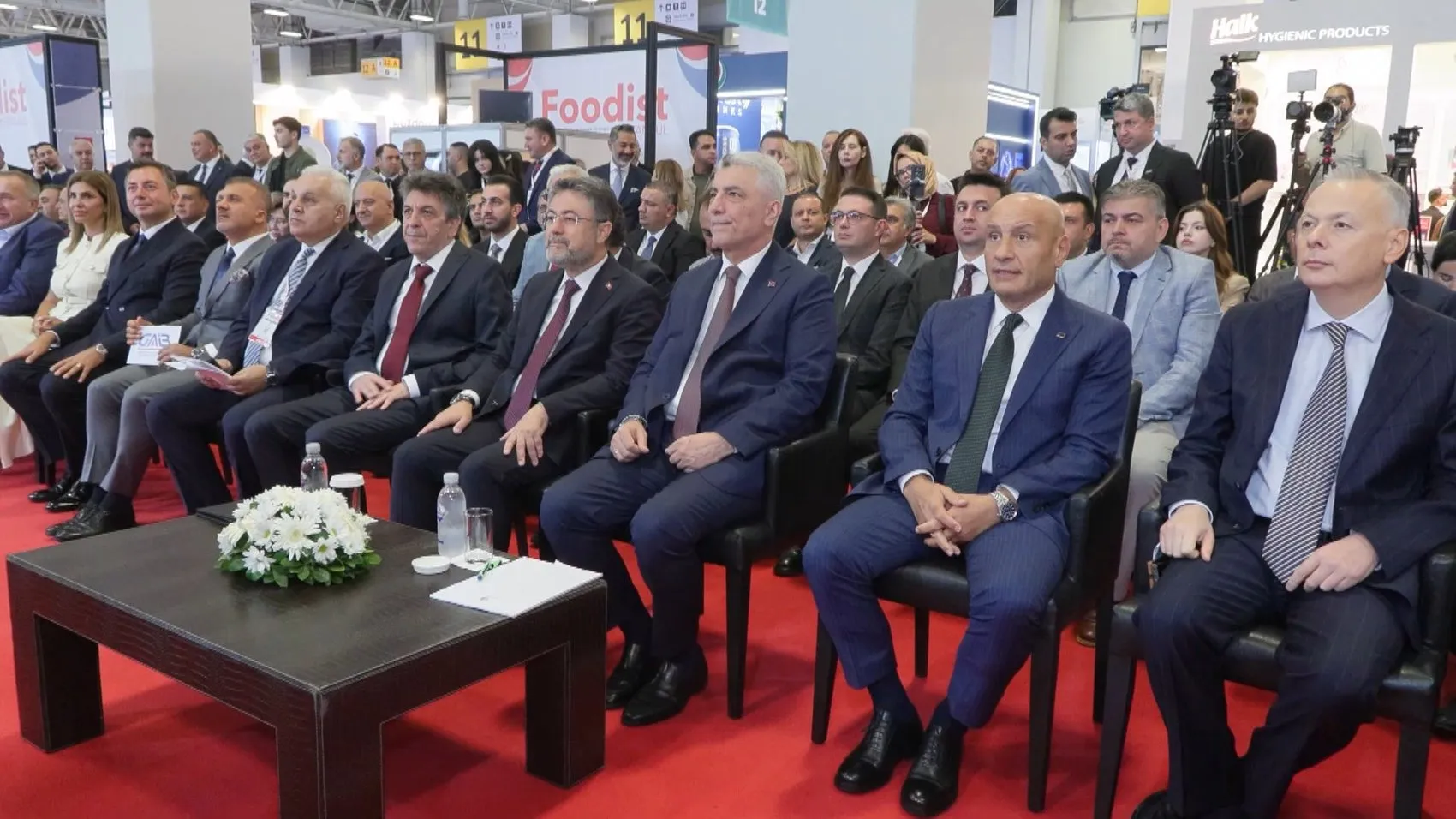 Tarım ve gıda sektörü Türkiye ekonomisinin lokomotifi oldu: Bakan Bolat'tan büyüme vurgusu