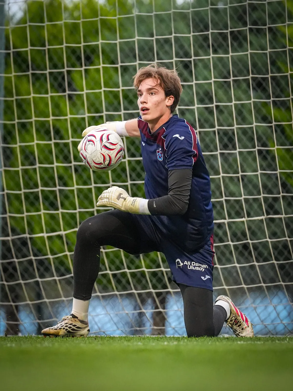 Trabzonspor'da şok sakatlık: Genç eldiven sahalardan uzak kalacak