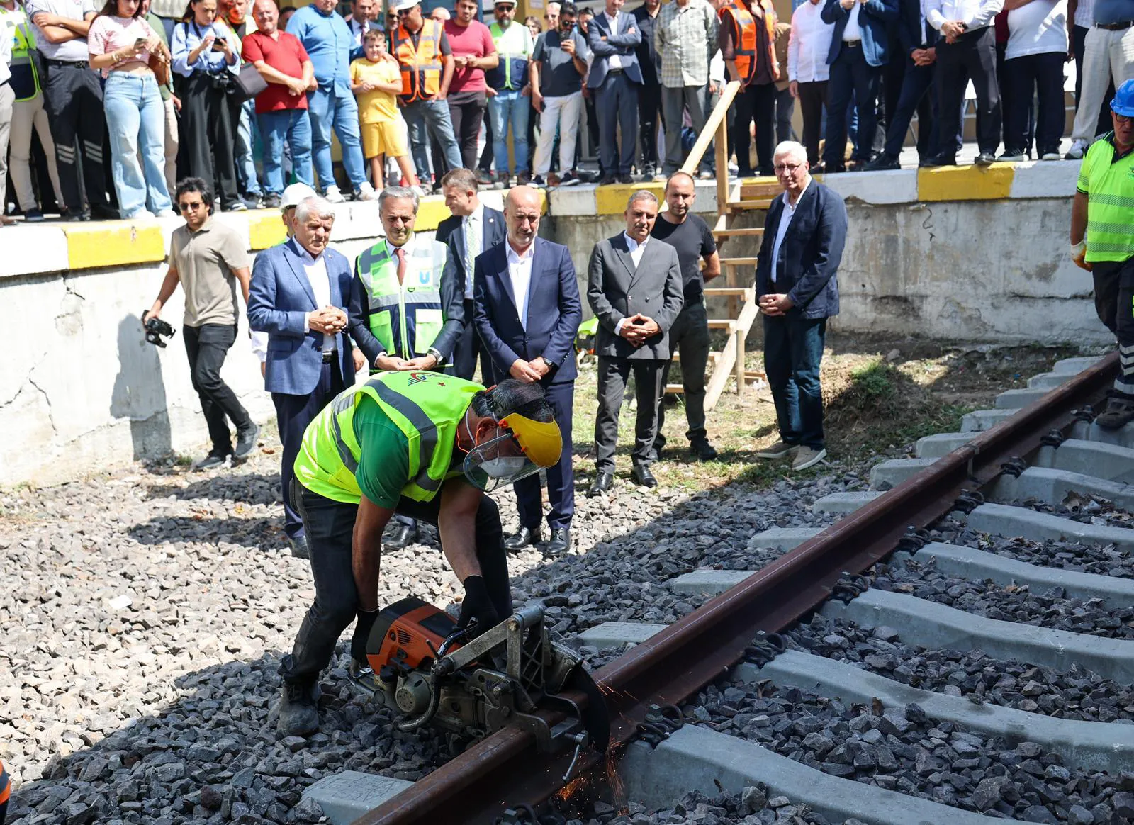 Sakarya'da raylar yerin altına iniyor: Şehri ikiye bölen hatta tarihi dönüşüm başladı