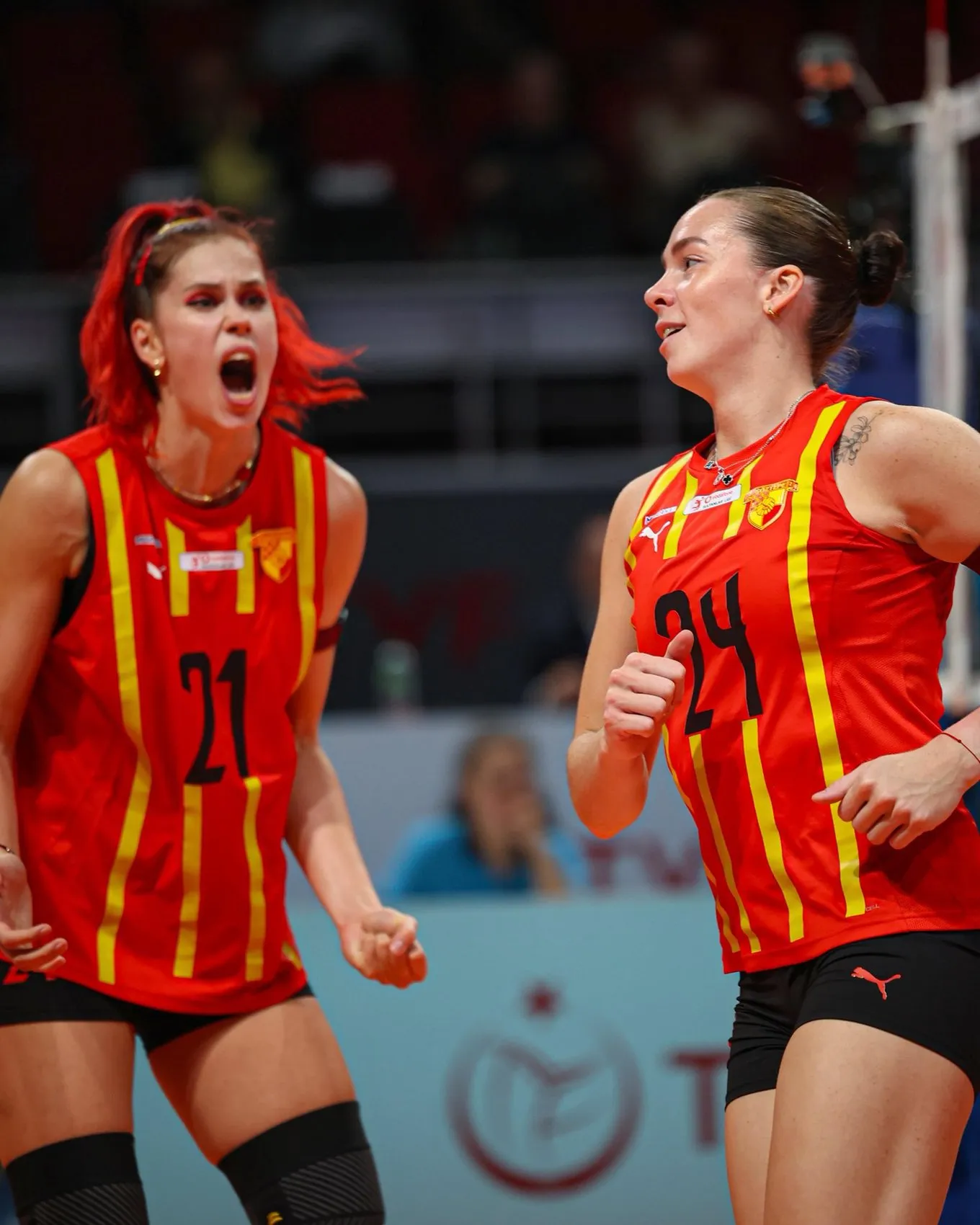 Voleybol arenasında Ege fırtınası: Bir takım sevindi, ikisi veda etti