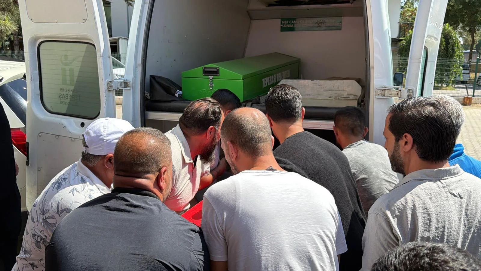 Girne açıklarındaki faciada hayatını kaybeden Elmas Demir Eskişehir'de son yolculuğuna uğurlandı