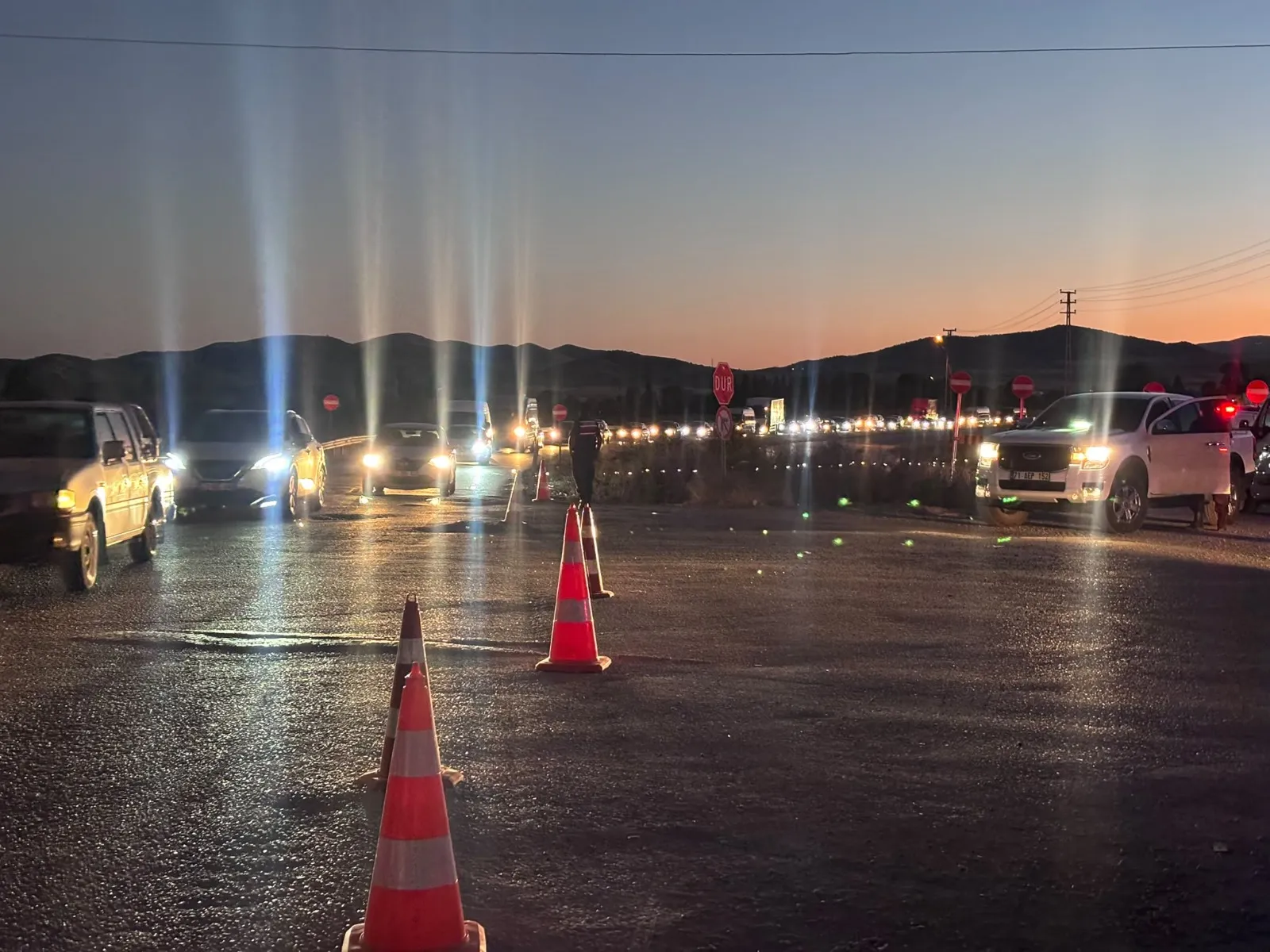 Kırıkkale'de akşam saatlerinde dehşet anları: Servis minibüsü devrildi, 14 kişi yaralandı