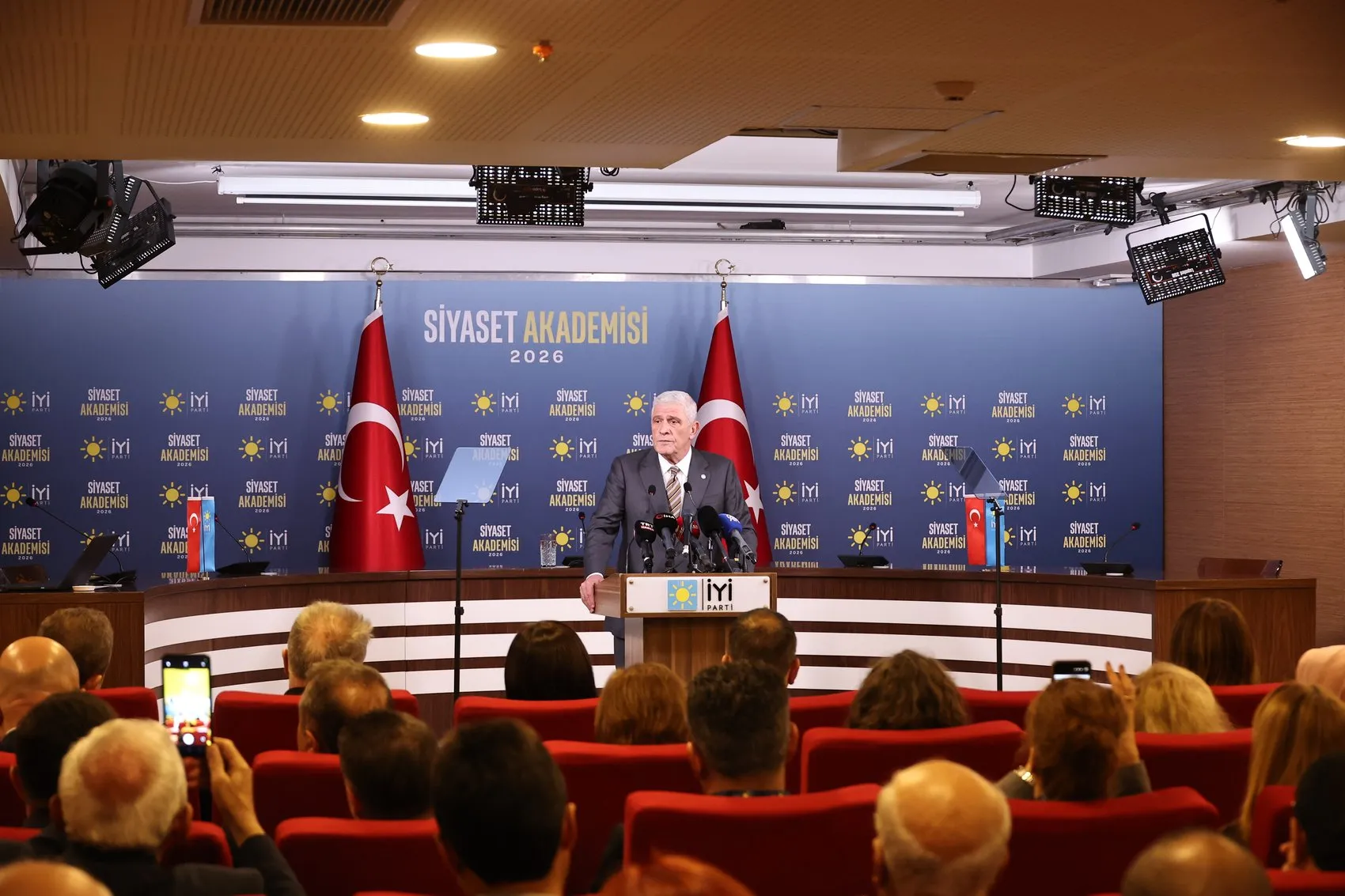 Dervişoğlu'ndan sert çıkış: Türkiye finansal bir Çernobil'in eşiğinde