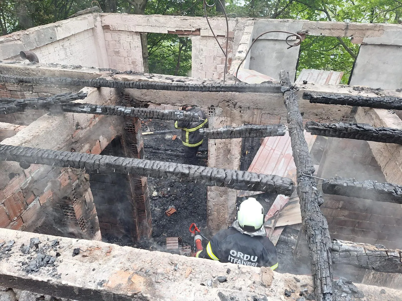 Fındık hasadı için geldikleri baba ocağında kabusu yaşadılar: Mutfaktaki patlama faciaya dönüştü