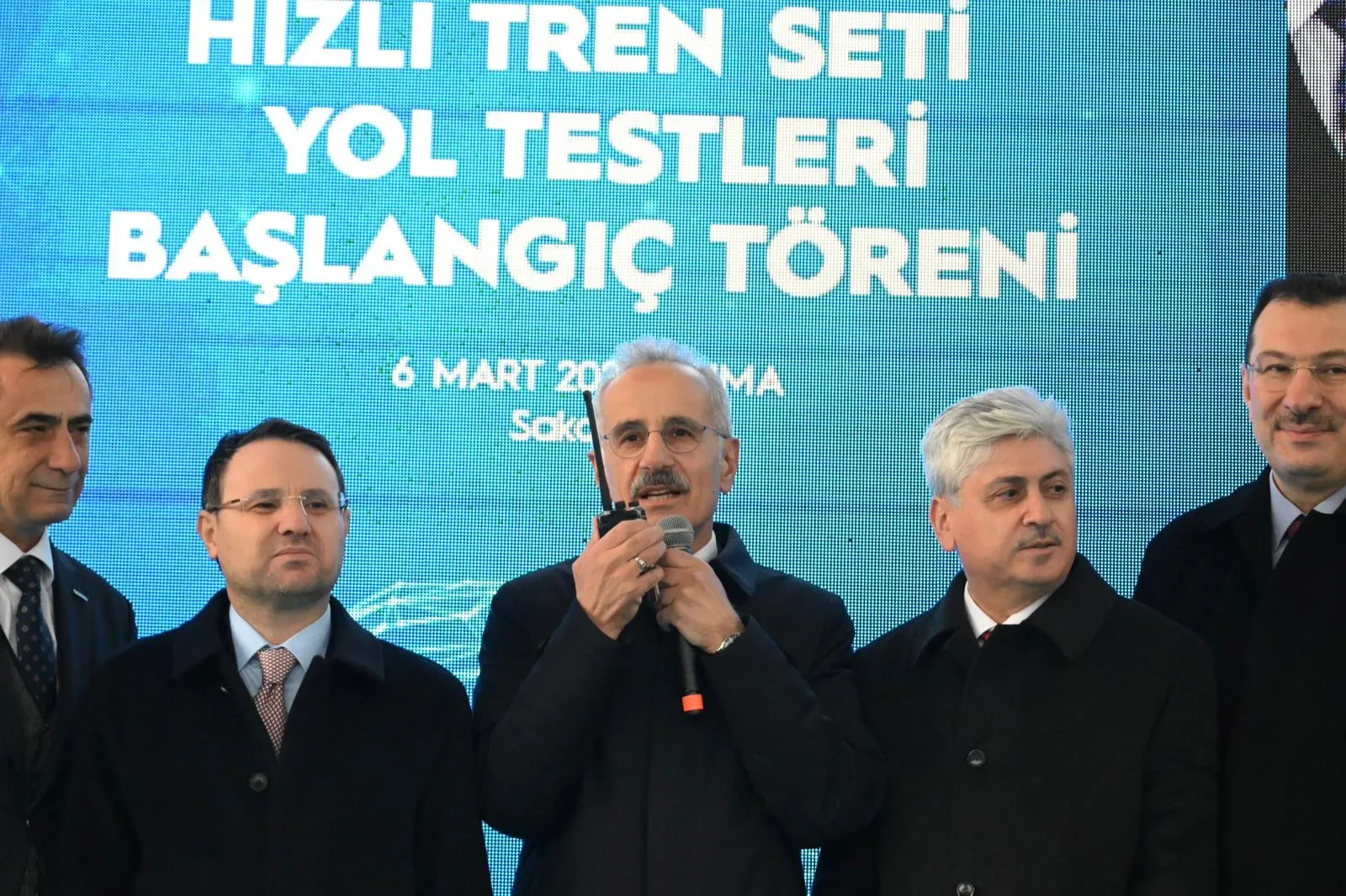 Türkiye'nin raylardaki gururu hız sınırlarını zorluyor: Milli tren 250 kilometreye ulaştı