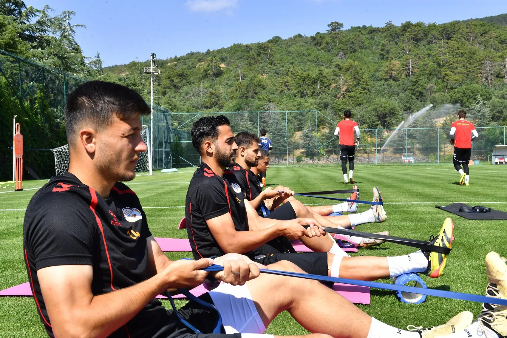 Malatya'nın Futbol Sahalarındaki Tek Umudu: Yeşilyurtspor Omuzlarındaki Yükle Şampiyonluğa Koşuyor