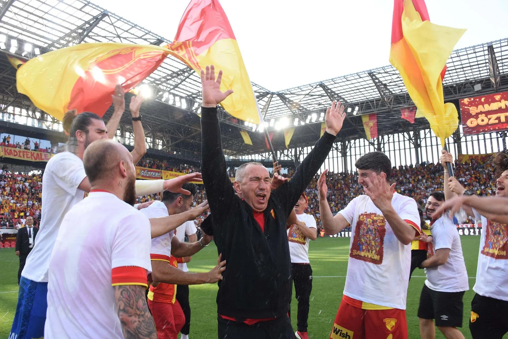 Göztepe'de Stoilov Güveni: Zor Günlerde İstikrarın Mimarı Oldu