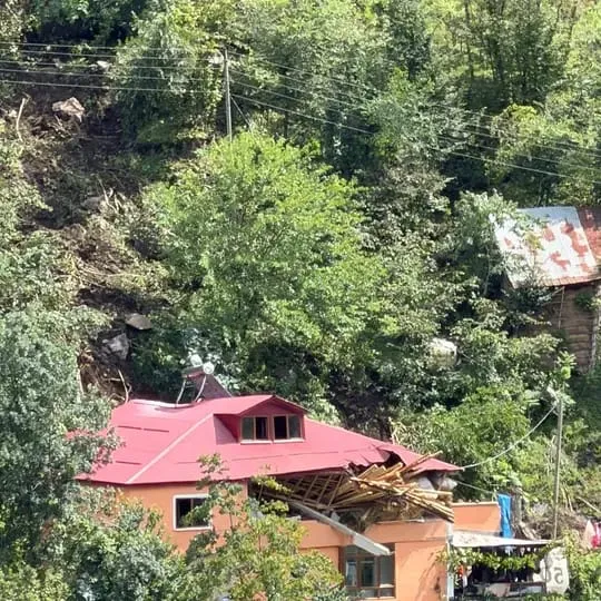 Fındık bahçesinden döndüklerinde evlerini tanıyamadılar: Heyelan dehşeti