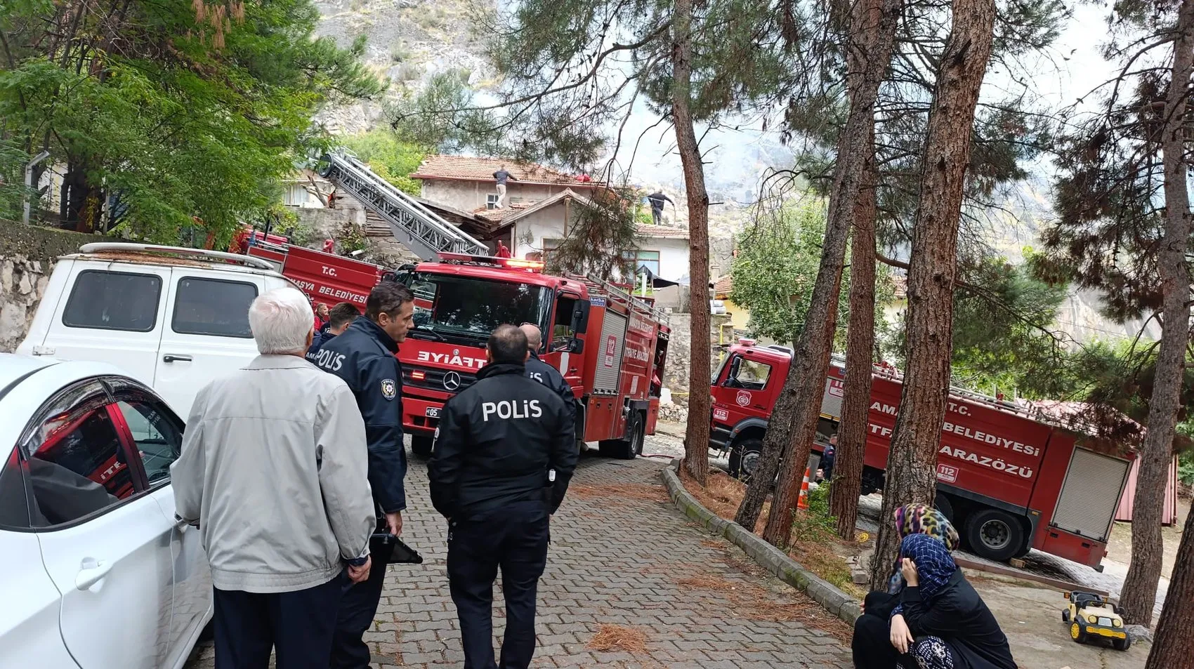 Tatbikat yolunda beklenmedik müdahale: Pekmez ocağı evi küle çevirdi
