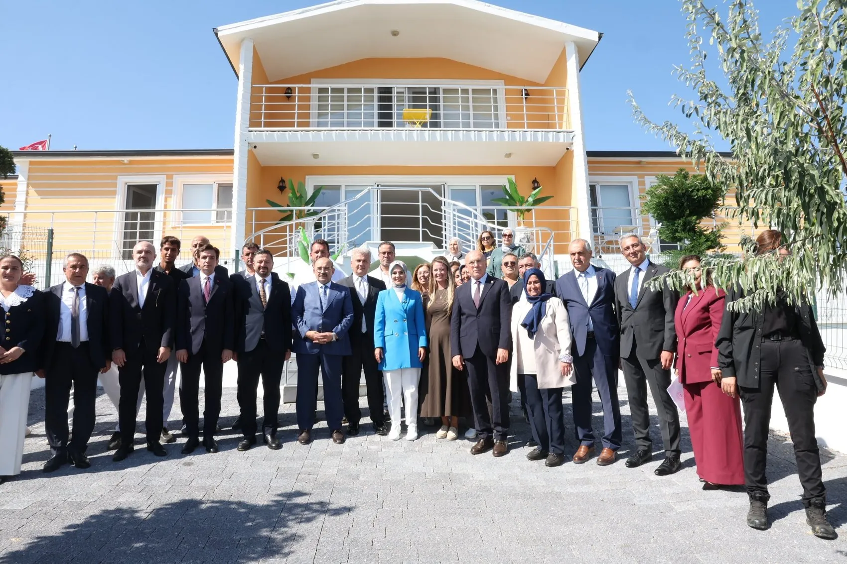 Ekinlik Adası'nda çocukların hayalleri gerçeğe dönüşüyor: Bakan Göktaş'tan anlamlı ziyaret